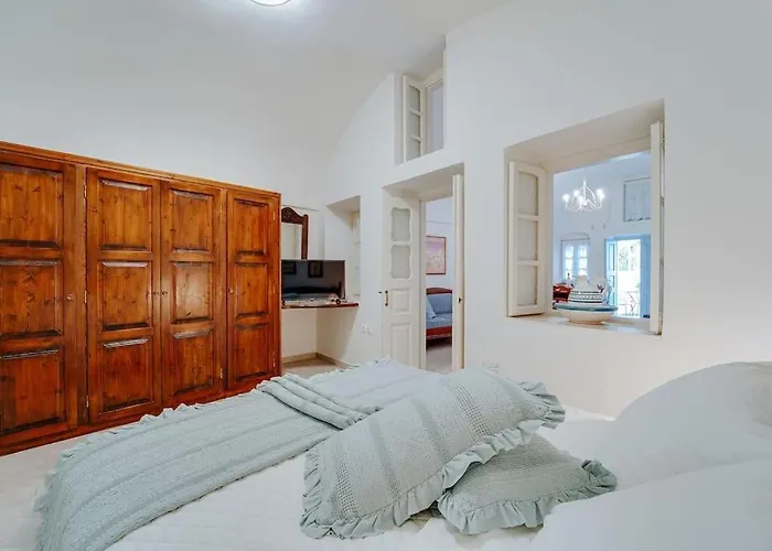 Villa Star Cactus Traditional Cave With Jacuzzi Messaria (Santorini)