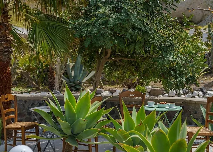 Star Cactus Traditional Cave With Jacuzzi Villa