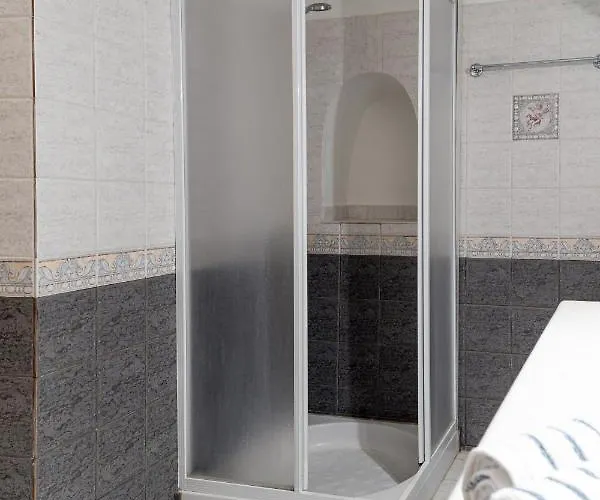 Star Cactus Traditional Cave With Jacuzzi *